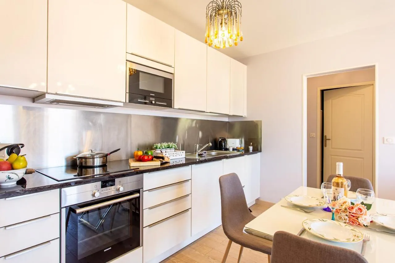 شقة Providence - Elegant F3, Vue Incroyable, Balcon,Ascenseur, Wifi نيس